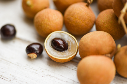 Longan with seeds displaying on table